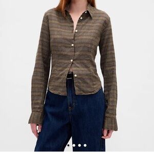 Women’s size sm cropped button down